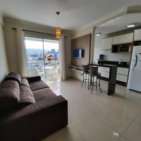 Apartamento 3 Quartos 8 Pessoas A 50 Mts Da Praia De Bombas, A 100M Da Passarela Do Ribeiro 邦比尼亚斯 外观 照片