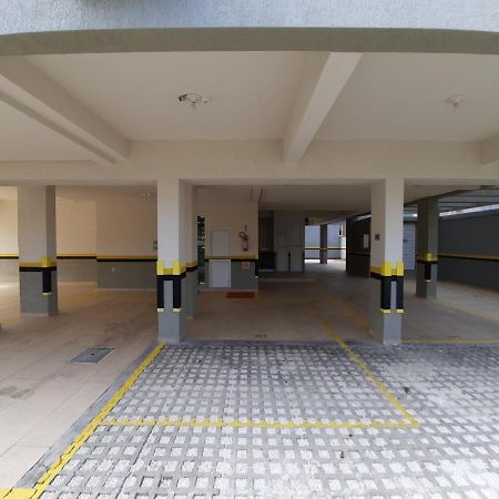 Apartamento 3 Quartos 8 Pessoas A 50 Mts Da Praia De Bombas, A 100M Da Passarela Do Ribeiro 邦比尼亚斯 外观 照片