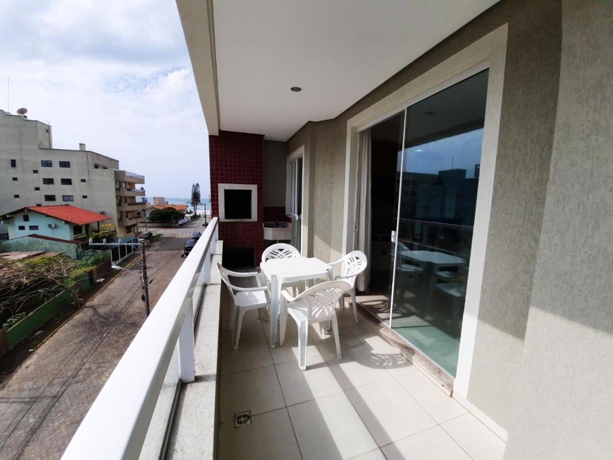 Apartamento 3 Quartos 8 Pessoas A 50 Mts Da Praia De Bombas, A 100M Da Passarela Do Ribeiro 邦比尼亚斯 外观 照片