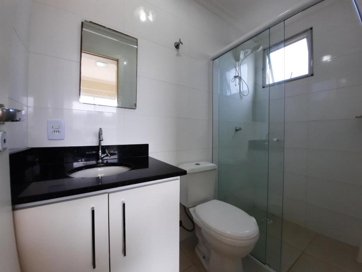 Apartamento 3 Quartos 8 Pessoas A 50 Mts Da Praia De Bombas, A 100M Da Passarela Do Ribeiro 邦比尼亚斯 外观 照片