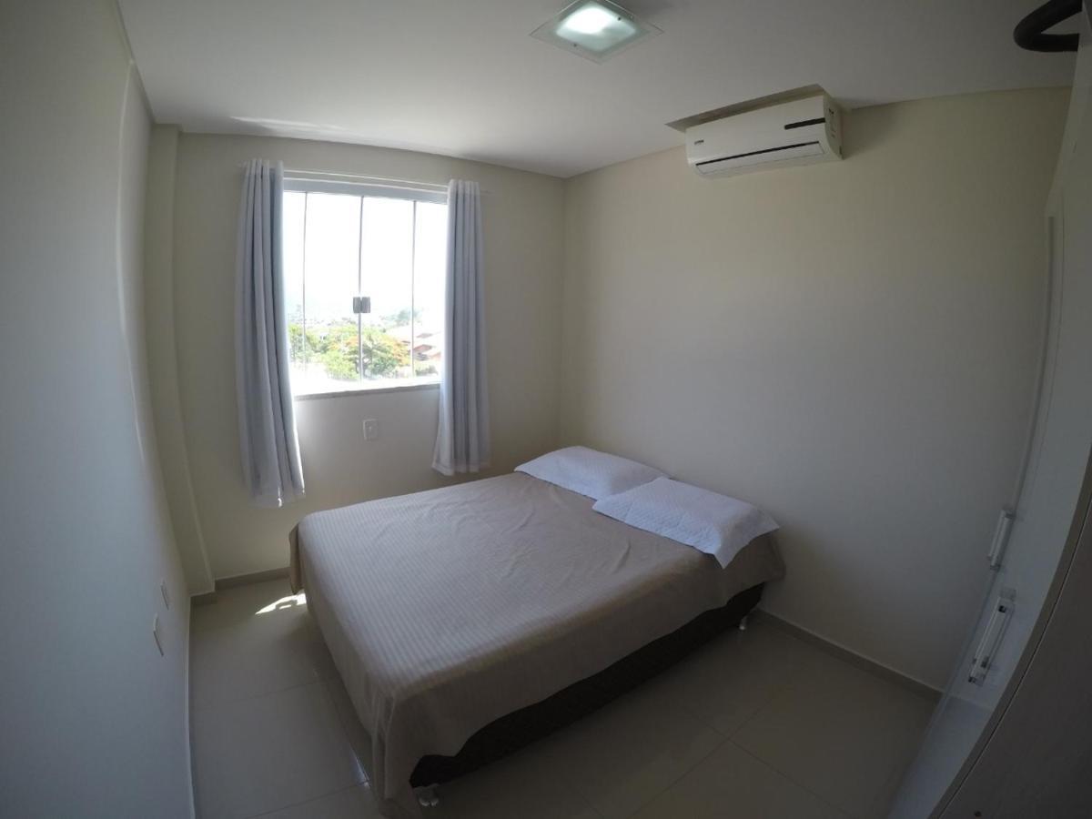Apartamento 3 Quartos 8 Pessoas A 50 Mts Da Praia De Bombas, A 100M Da Passarela Do Ribeiro 邦比尼亚斯 外观 照片